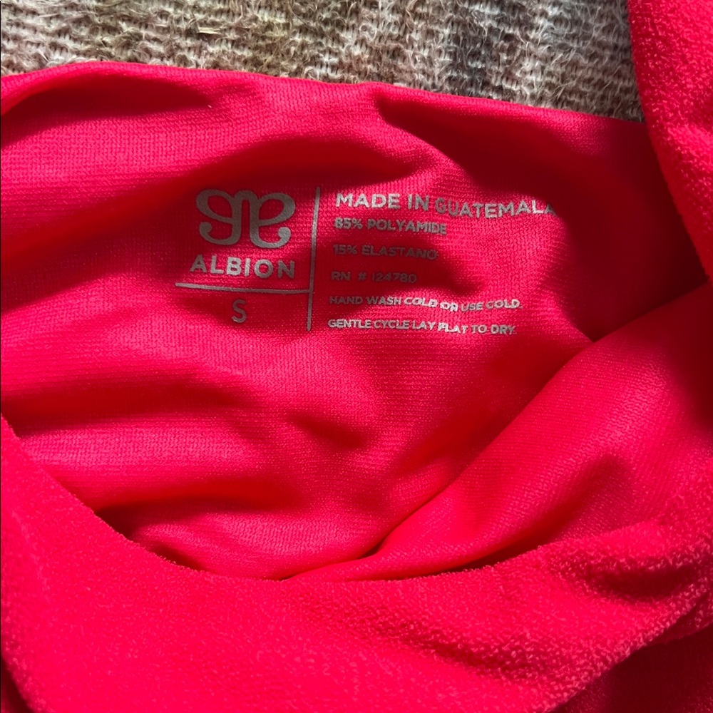 Albion Fit pink glow Olivia Vibrant Square-Neck Crop swim Top - Picture 3 of 5